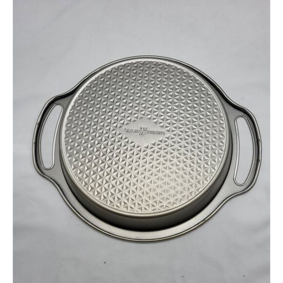 Nordic ware Round Baking Pan - Picture 3 of 4